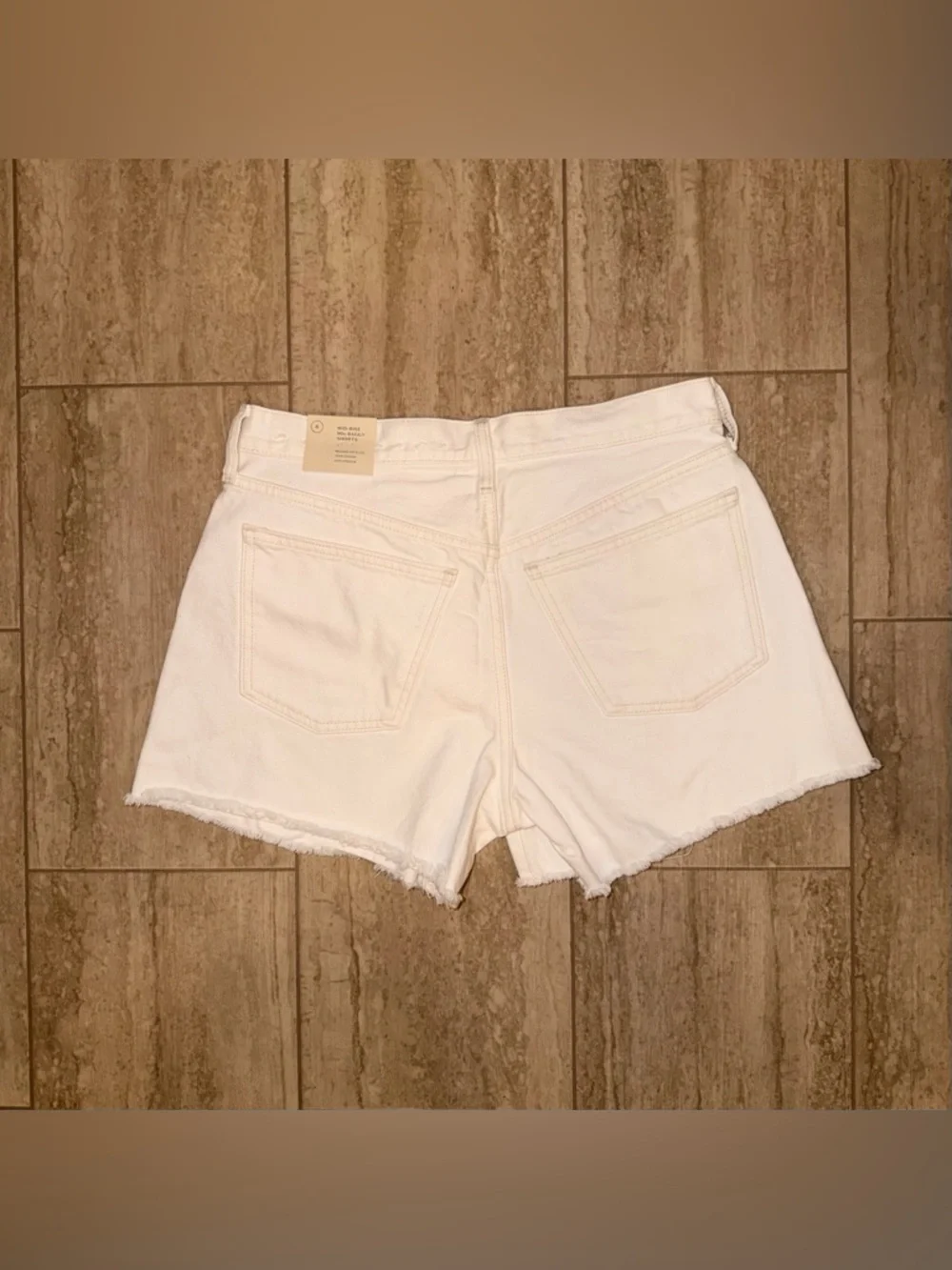 Universal Thread clean white